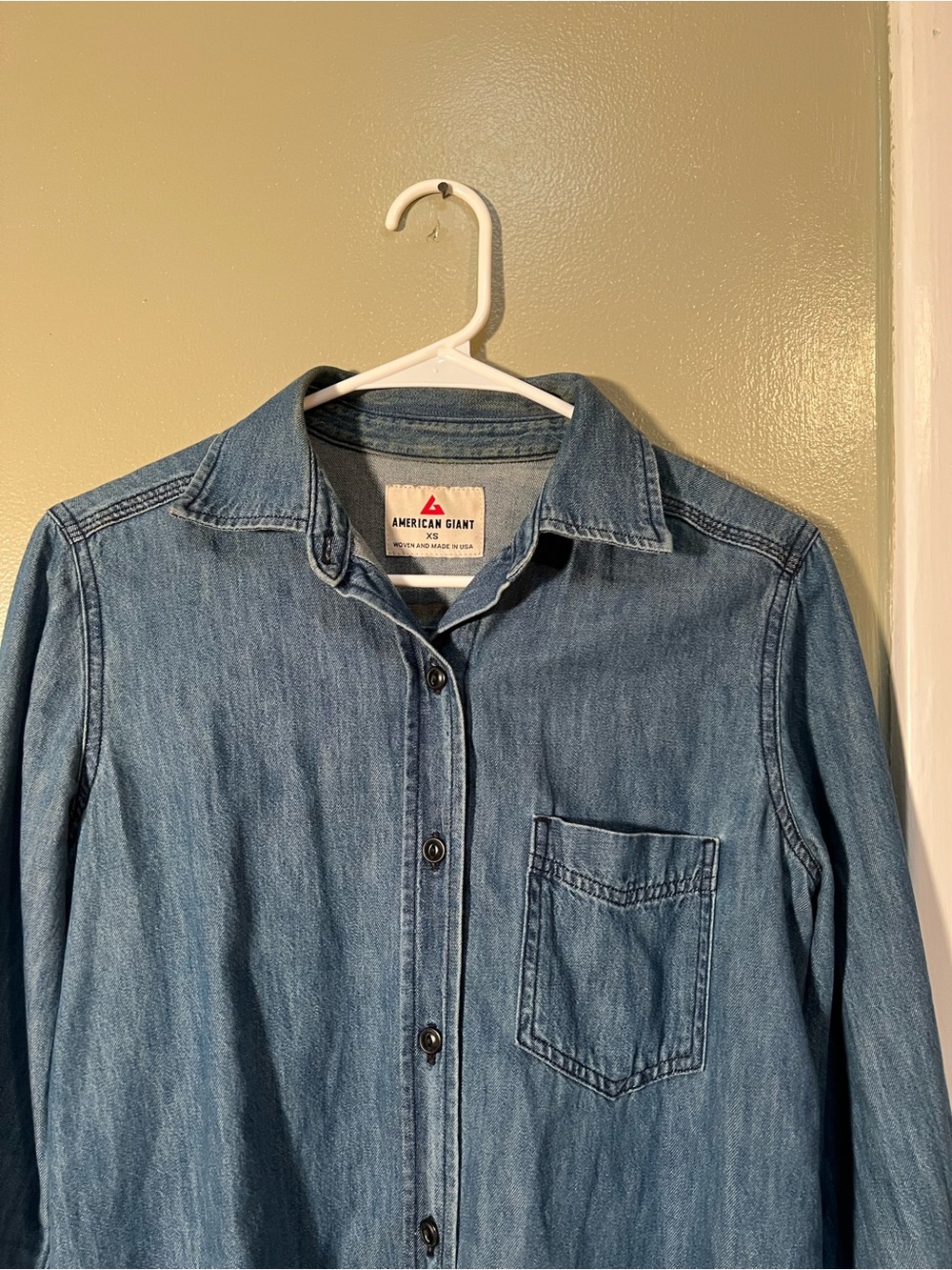 American Giant Women’s Size XS Chambray Denim Button Down Shirt Blue 100% Cotton - Picture 2 of 9